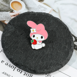 Pin My Melody Con Frutilla Broche Metálico Soft Pins Sanrio