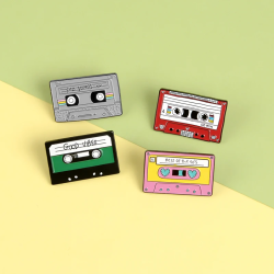 Pin Cassette Rojo 60min Retro Broche Mochila Pins Musica