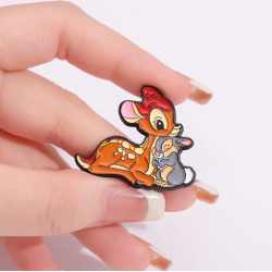 Pin Bambi y Tambor Abrazados Pelicula Broche Metálico Pins