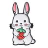 Pin Conejo blanco frutilla