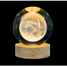 Lámpara Bola de Cristal 8cm LED Grabado Láser 3D Diseño de Luna Base de Madera